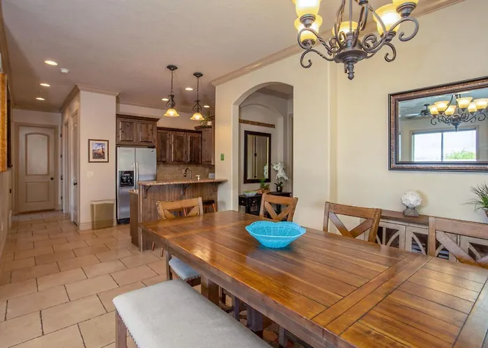 H7-Heavenly-Ground Floor 3-Bedroom Hillside View