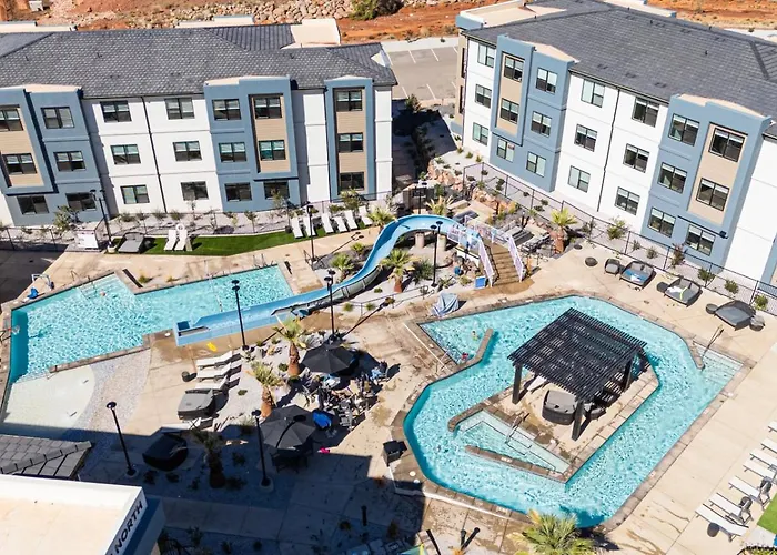 Suite Retreat With Pool Spa Gym And Tennis Court